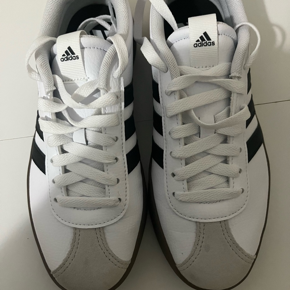 Adidas VL court — 🌟NEW🌟